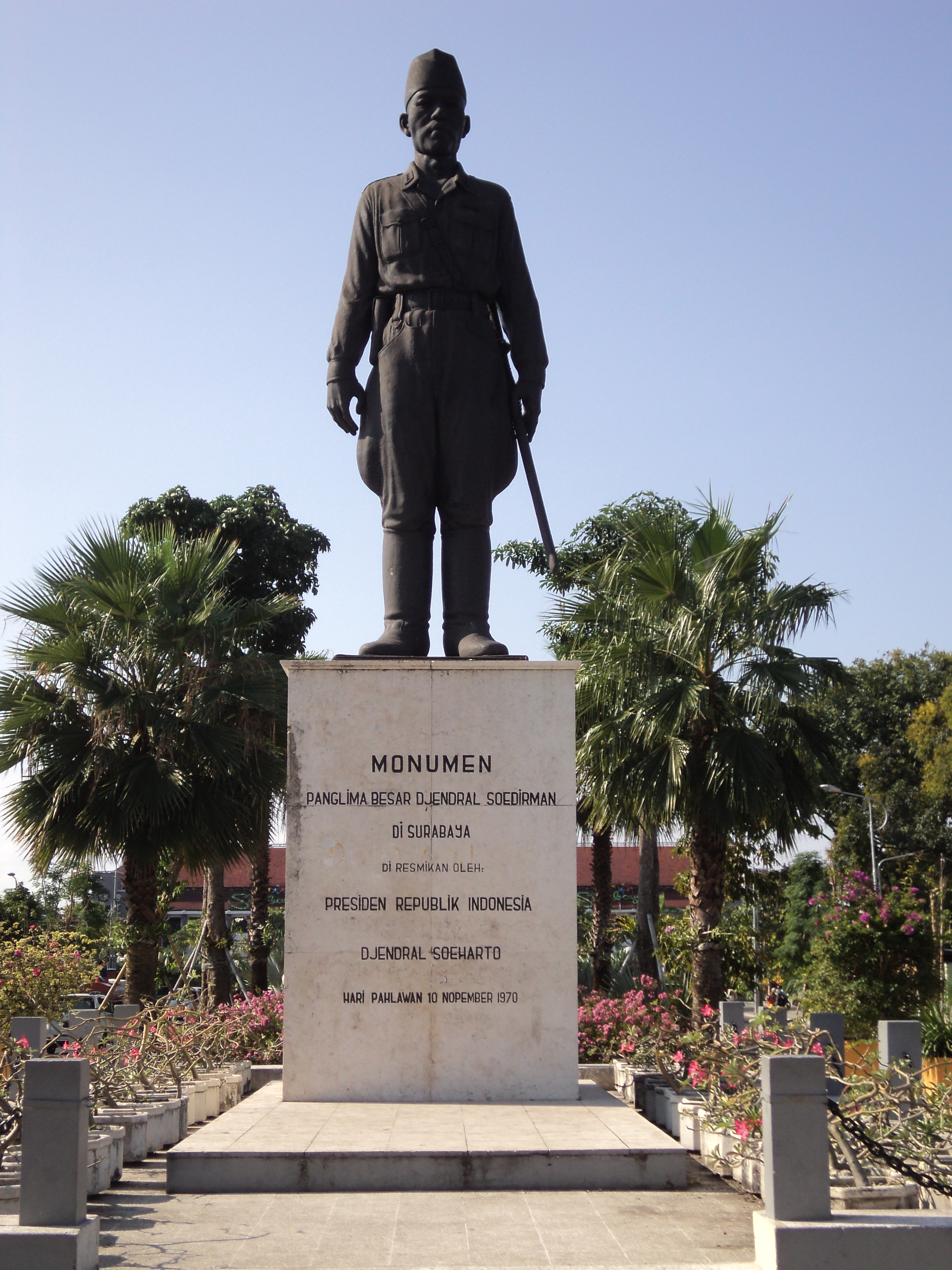  Gambar  Untuk Monumen Monumen Surabaya